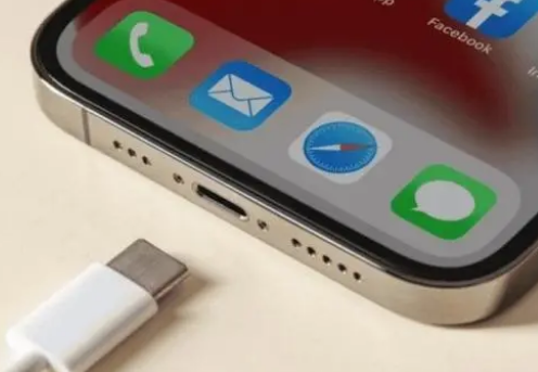 苍溪苹果15维修分享iPhone15改USB-C接口后能和安卓用户互借充电器吗 
